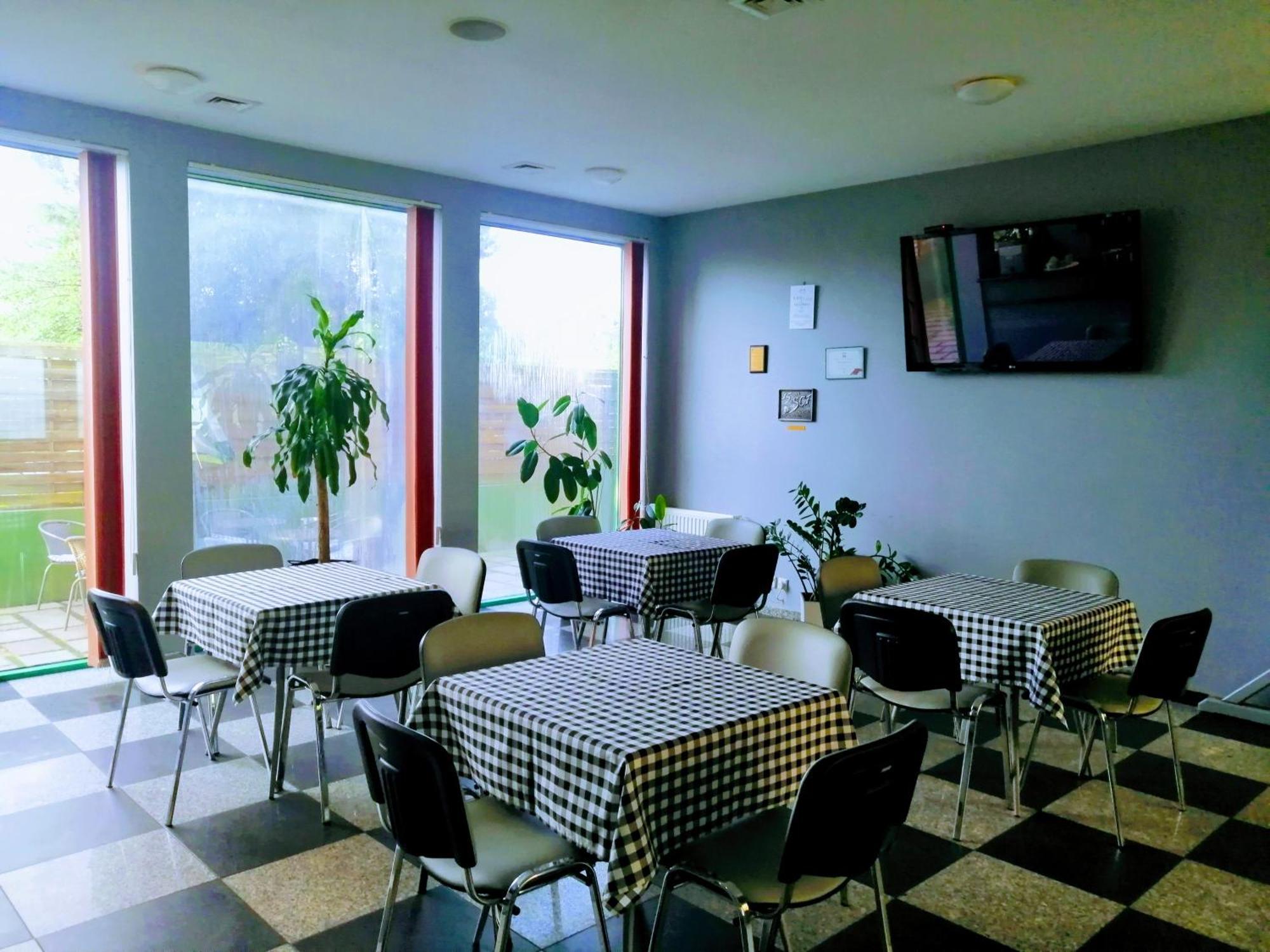 Akademia Tenisa Prawobrzeze Hostal *
